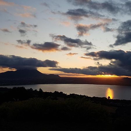 Te Moenga Lodge Таупо Екстериор снимка