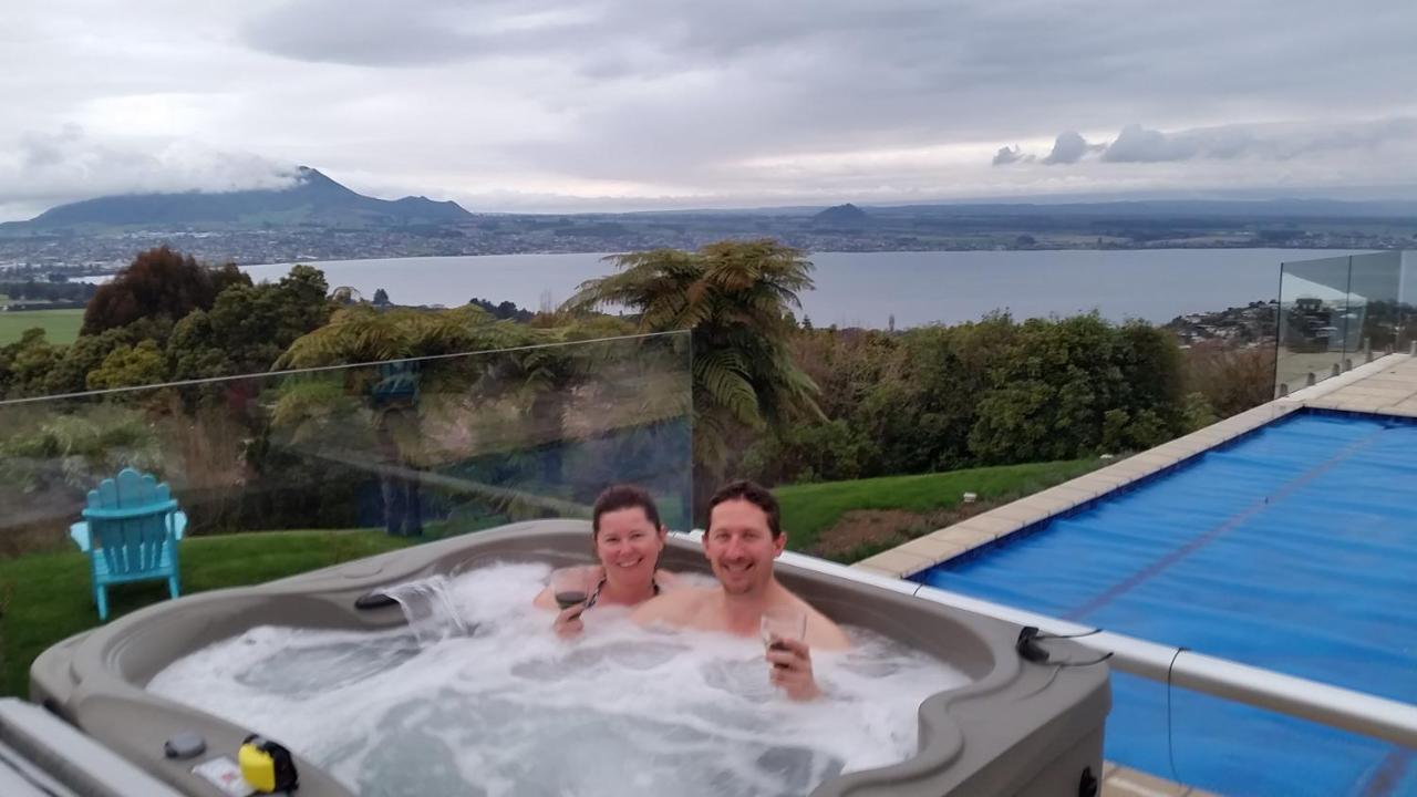 Te Moenga Lodge Таупо Екстериор снимка